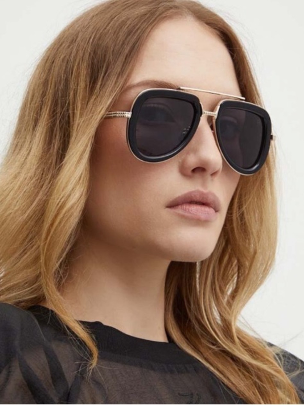 Excluded Valentino Sunglasses, New 385 - Picture 5 of 6